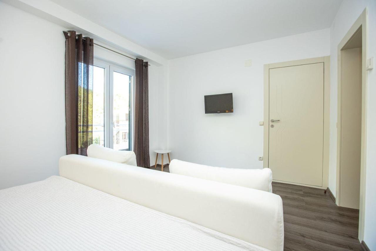 Apartments Mosor Omiš Exterior foto